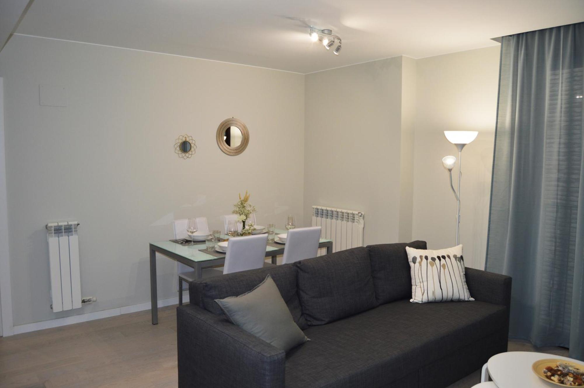 Apartamenticos Plaza Del Pilar I Zaragoza Bagian luar foto